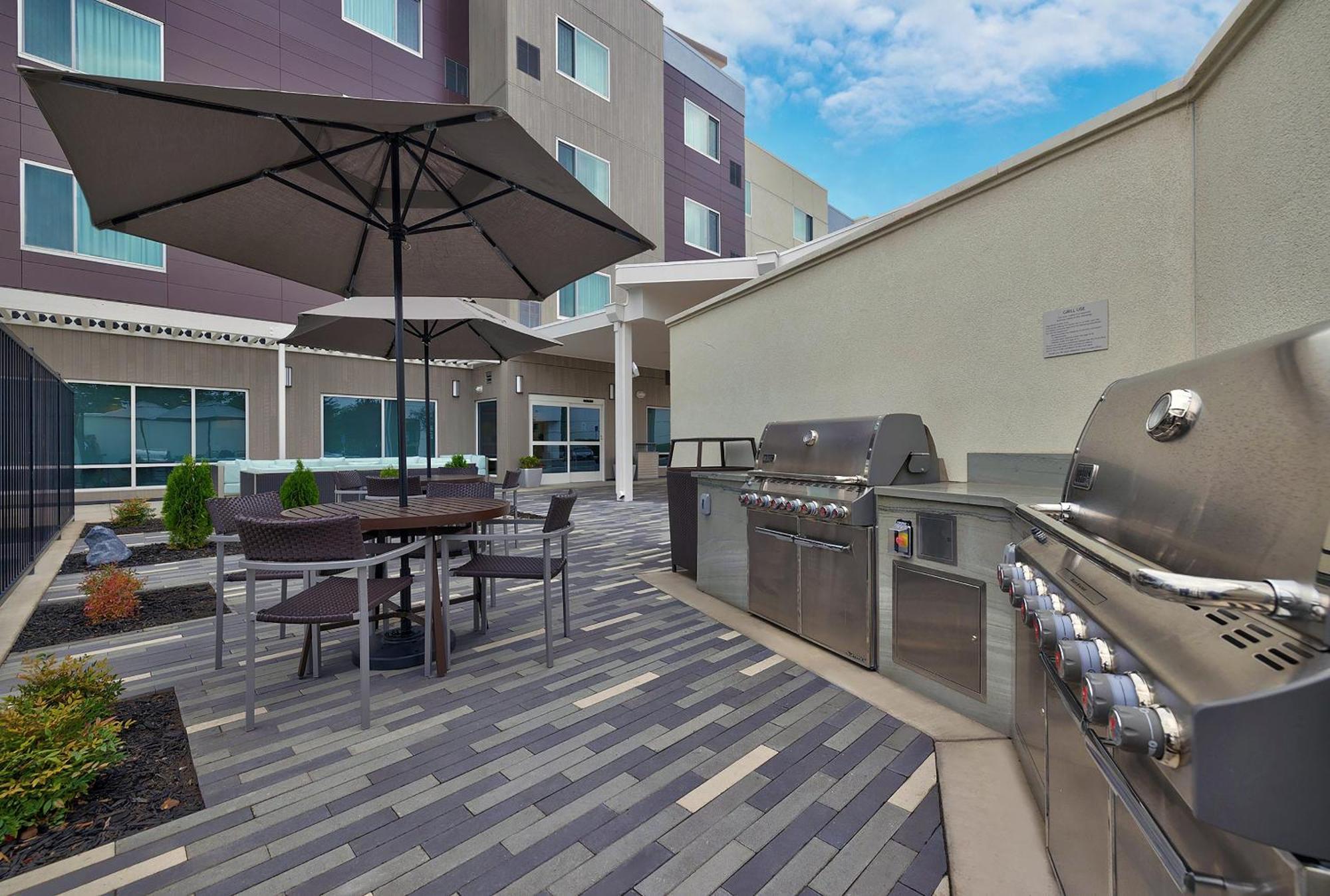 Towneplace Suites By Marriott Sacramento Elk Grove Exterior photo